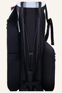 Big Max Aqua Eight G Standbag mit blauer Farbe, Rückenprint, leichtes Golfbag für einfachen Transport und Komfort.