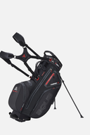 Schwarzer Big Max AQUA Hybrid 3 Hybrid-Koffer mit robustem Design und praktischem Tragegriff, ideal für Golfreisende.
