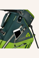 Hybrid Golfbag AQUA Hybrid 4 von Big Max mit wasserfestem Design und geräumigem Stauraum, abgebildet auf weißem Hintergrund.