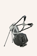 Rückansicht des Big Max AQUA Hybrid 4 Golftrolleys, wasserfester Hybrid-Koffer mit robustem Design und Tragegriff.