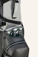 Hybrid-Trolley AQUA Hybrid 4 von Big Max mit kühlem Print und praktischer Tasche, ideal für golfspielende Reisende.