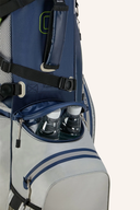 Hybrid-Koffer AQUA Hybrid 4 von Big Max mit kühlem Druckdesign und robustem Tragegriff, ideal für Reisen und Golf.