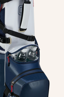 Hybrid-Trolley AQUA Hybrid 4 von Big Max mit kühlem Design und robustem Griff, ideal für den Transport von Golfzubehör.