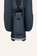 Großer Big Max Aqua Style 4 Cartbag mit Regenhaube, wasserabweisendes Material und verschiedenen Fächern für Golfzubehör.