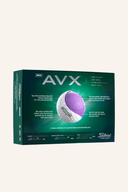 Titelist AVX 2024 Golfbälle, Nahaufnahme der weißen Bälle mit glänzendem Finish auf einem Golfplatz.