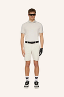 J. Lindeberg Mitch Golfshorts, kurze Hosen aus leichtem Material mit sportlichem Design, für bequemes Golfspielen und Freizeit.