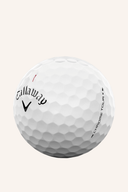 Callaway Chrome Tour X 2026 Golfbälle, normale Bälle, weiß mit schwarzem und rotem Logo, auf weißem Hintergrund.