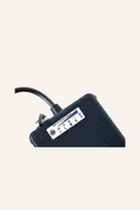 Flat Cat Lithium-Eisen Batterie 8.0 Ah für Trolley Zubehör, sichtbar mit Anschlusskabel und robustem Gehäuse.