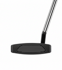 Schwarzer TaylorMade Palisades #3 Putter mit Mallet-Design auf einem Golfplatz, Nahaufnahme des Schlägers.