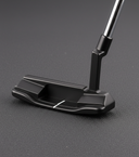 Schwarzer TaylorMade Palisades #3 Putter mit Mallet-Design, für präzises Putten auf dem Golfplatz.
