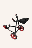 Großer Big Max Blade IP 2 Trolley mit schwarzem und blauem Design, Oberseite mit Druckmuster, seitliche Griffe und Rollen sichtbar