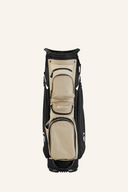 TaylorMade Cart Lite Cartbag in Schwarz und Beige, leichter und strapazierfähiger Golftasche mit mehreren Fächern.