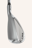 Cleveland CBZ Zipcore 2025 Wedge, Nahaufnahme des Golfschlägers mit silbernem Schaft und schwarzem Griff