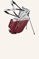 Leichter Big Max Dri Lite Hybrid Plus Golftasche mit Tragegriff und Stauraum, auf dem Bild im Standmodus mit Druckmuster.