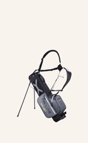 Leichter Big Max Dri Lite Seven G Standbag mit gedrucktem Design, stabiles Standfuß und praktischen Tragegriffen.