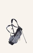 Großer Big Max Dri Lite Seven G Standbag mit wasserabweisendem Material und stylischem Design, aufrecht stehend.