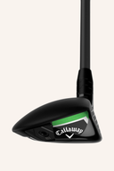 Callaway ELYTE Hybrid mit offener Schlagfläche und schwarzem Schaft, bereit für präzises Spiel auf dem Golfplatz.
