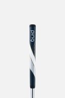 Ping G LE 3 FETCH Putter, Nahaufnahme des grünen Golfschlägers mit Schlägerkopf und Griff, für präzises Putten auf dem Golfplatz.