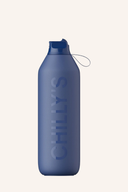 Blaue Series 2 Flip Trinkflasche von Golfers Paradise, 1000 ml, aus langlebigem Kunststoff, mit auslaufsicherem Verschluss.
