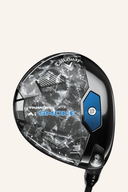 Callaway Paradym AI Smoke MAX Fairwayholz, modernes Holz mit schwarzem Schlägerkopf und grünem Griff, auf Rasen liegend