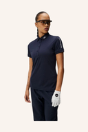 J. Lindeberg Tour Tech Poloshirt in Blau mit Kragen, Knopfleiste und Logo-Details, bequemes Polo für Sport und Freizeit