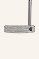 Cleveland HB Soft2 #15 Putter mit schwarzem Griff und Edelstahlkopf, Nahaufnahme auf den Schlägerkopf und Griff.