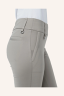 Lange Magic Warm Hose von Daily Sports, bequeme Sports- und Freizeithose in dunkler Farbe, auf einem weißen Hintergrund.