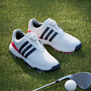 Adidas Tour360 Boa 2024 Golfschuhe aus Leder mit Schnürung und rutschfester Sohle, seitliche Markenlogos sichtbar