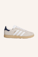 Adidas Gazelle Golfschuhe, seitliche Ansicht, elegante schwarze Golfschuhe mit weißen Akzenten, perfekt für das Golfspiel.