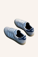 Adidas Gazelle Golfschuhe aus Leder mit Schnürung und rutschfester Sohle, sportlich und bequem für das Golfspiel.