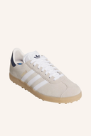 Adidas Gazelle Golfschuhe, seitliche Frontansicht, langlebiges Obermaterial und sportliches Design für den Golfsport.