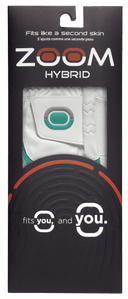 Zoom Hybrid Golfhandschuhe, Verpackung mit Druck, hochwertige Handschuhe für verbesserten Griff beim Golfspielen.