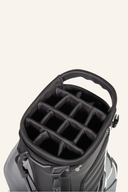 Leichter JuCad Golfbag 2 in 1 First Class mit stilvollem Design, viel Stauraum und hochwertiger Verarbeitung für Golfspieler.