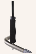 Automatischer Golfschirm von JuCad, wasserdichter Regenschirm mit Aluminiumgestell und Griff, im Detail sichtbar