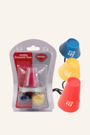 Große Pyramid-Tees von Masters, langlebige Kunststoff-Tees in verschiedenen Größen für Golfabschläge, auf dem Rasen liegend.