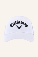Junge Callaway Tour Cap aus Baumwolle mit gebogenem Schirm und Stickerei auf der Vorderseite, passend für sportliche Aktivitäten.