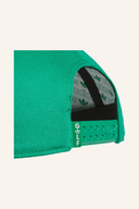 Adidas Struktur Cap, schwarze Kappe mit gesticktem Logo, detailreiche Ansicht, sportliches Design, atmungsaktives Material