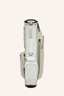 Großes Standbag von Big Max AQUA Seven H mit robustem Design und mehreren Fächern für Golfzubehör.