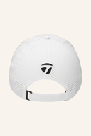 Weiße LiteTech Cap von TaylorMade, atmungsaktive Kappe mit stylischem Design, ideal für sportliche Aktivitäten.
