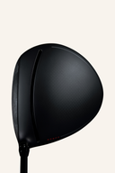 OnOff AKA 24 Driver, Golfschläger mit schwarzem Griff und silberner Kopf, für präzise Abschläge auf dem Golfplatz