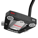 Evnroll Origin 10 Putter mit schwarzem Griff und glattem Schlägerkopf auf einem Putting-Grün.