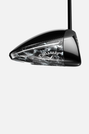 Callaway Paradym AI Smoke MAX Driver, schneller Driver mit modernem Design und aerodynamischer Form, auf dem Platz verwendet.