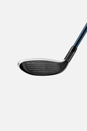 TaylorMade SIM 2 Max Hybrid Golfschläger, Nahaufnahme des Schlägerkopfs mit Fokus auf Design und Markenlogo.