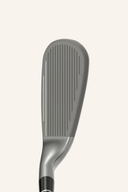 Cleveland Smart Sole 4.0 Chipper, rechteckiges Golf-Tool mit schwarzer Oberfläche und Griff, für präzises Chippen auf dem Grün