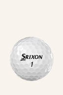 Weiße Srixon Q-Star Tour 6 Golfbälle, Nahaufnahme, mit sichtbarem Logo und glatter Oberfläche
