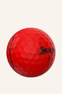 Rote Srixon Soft Feel Bälle für Golf, weiche Oberfläche und gute Flugbahn, auf weißem Hintergrund.