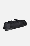 Schwarzer Sun Mountain Kube Travelcover Deluxe für Reisen, mit robustem Material und Tragegriffen, auf einem weißen Hintergrund.