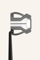 TaylorMade Spider Tour X Double Bend Putter, Nahaufnahme des golfputters mit gebogenem Schlägerkopf.