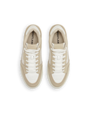 Beige Golfschuhe von Goatlane mit Monogram-Design, bequeme Contour Golfschuhe für Damen und Herren.