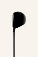 Titelist GTS2 Fairwayholz, Nahaufnahme des Schlägerkopfs und Griff, modernes Design, geeignet für präzise Schläge im Golf.